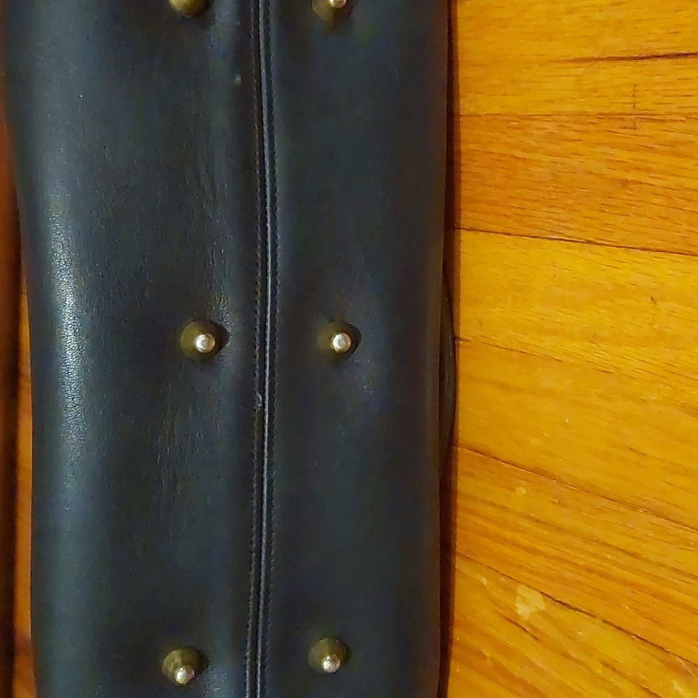 Vintage Coach Bag with brass feet - Picture 4 of 7